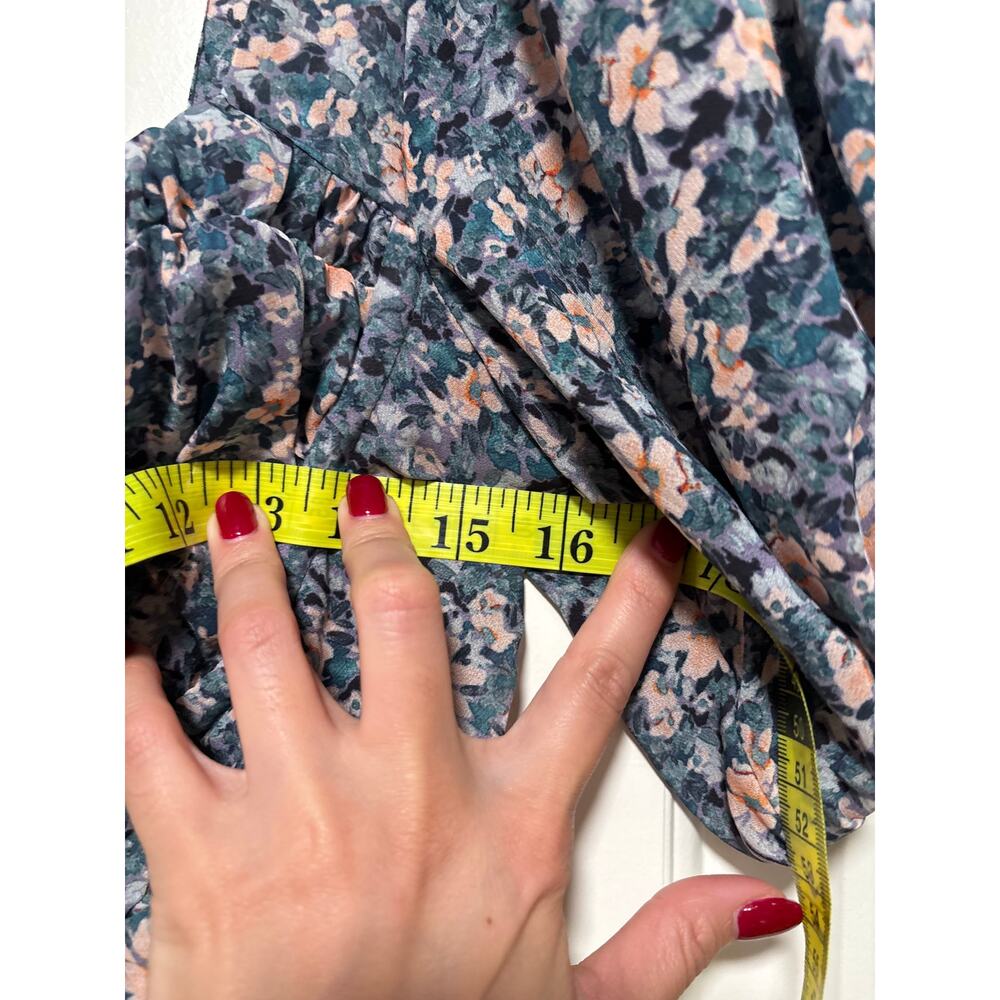 ASTR Floral Puff Sleeve Cropped Button Up Top M - Picture 6 of 8